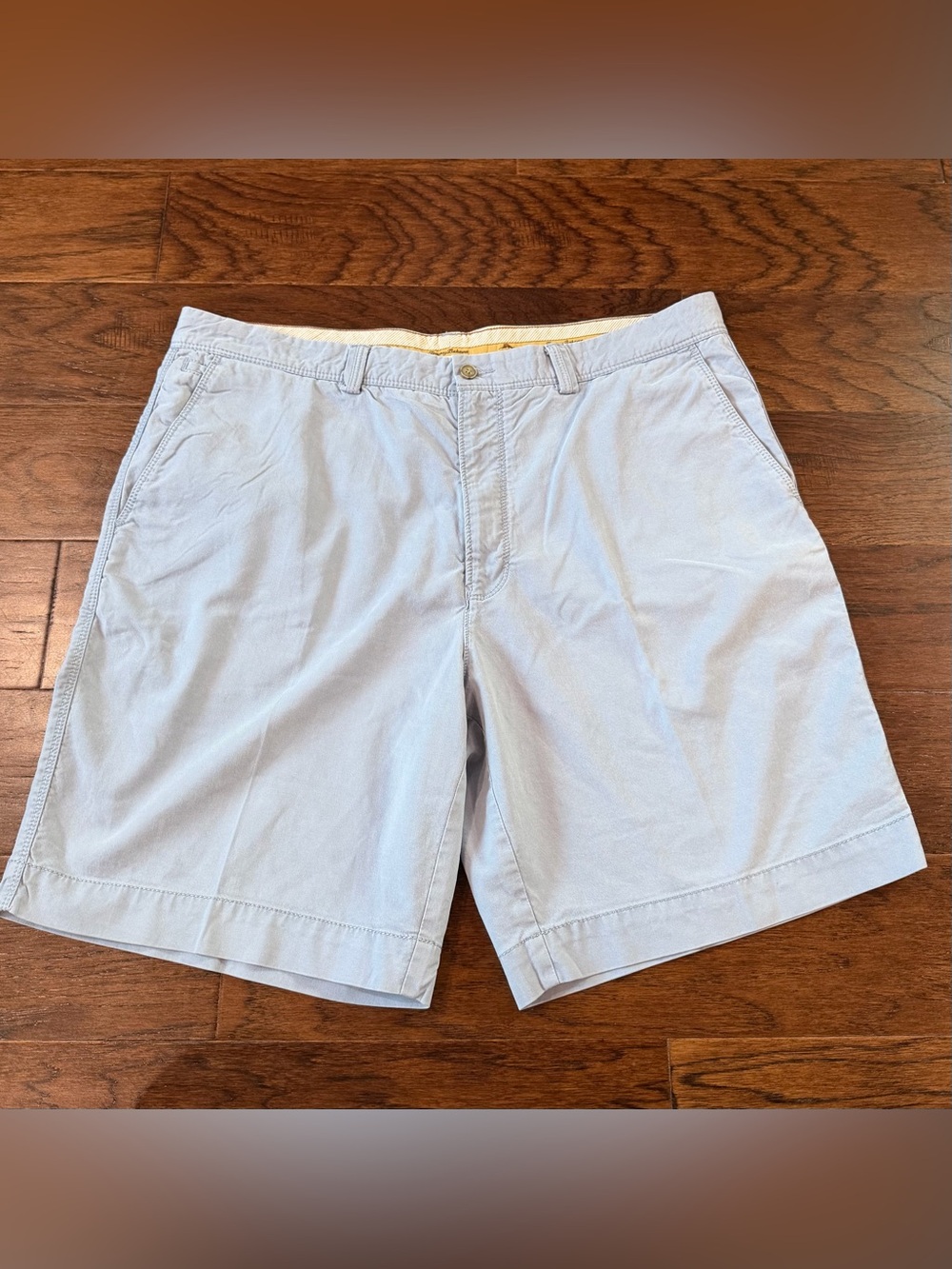 Tommy Bahama Mens Shorts 38 Light Blue Stretch Cotton Chino Flat Front 9”